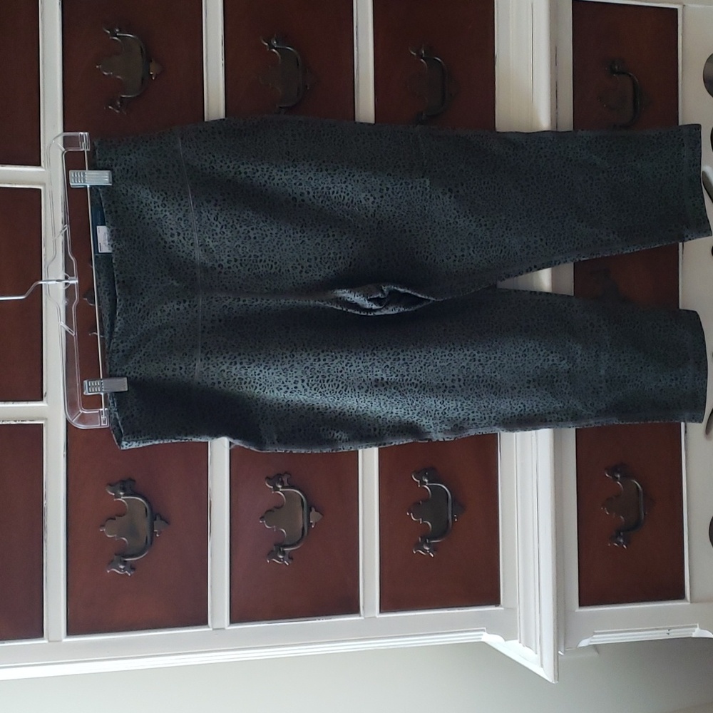 Tek Gear Athletic Wear Olive Chetah Capri High Rise Work Out Pants NWT